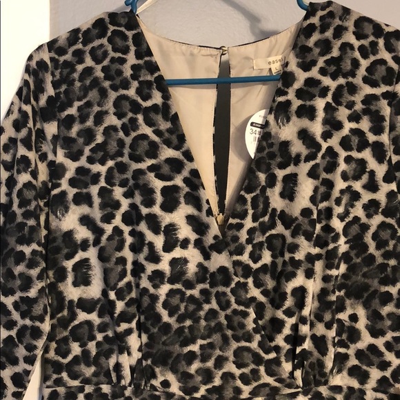 Leopard Romper - Picture 2 of 3